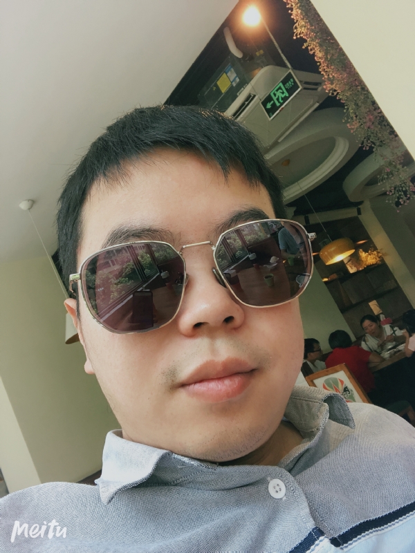 月台等路人的第一张照片--福安相亲网