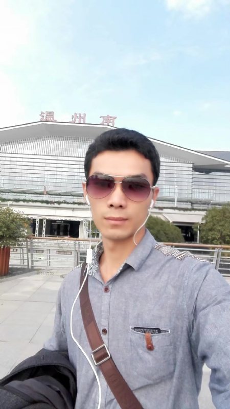 错把真心喂了狗的第三张照片--福安相亲网