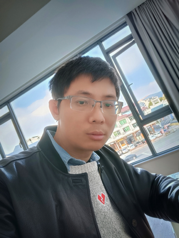 也许只是缺少一个拥抱的第二张照片--福安相亲网